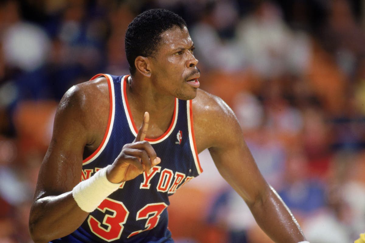 Patrick Ewing of the New York Knicks looks on in disgust during Game  News Photo - Getty Images