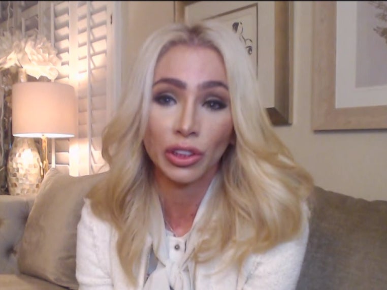 <p>Ella dijo a los periódicos después del incidente que había estado sufriendo de “un incidente de colapso mental”.</p>