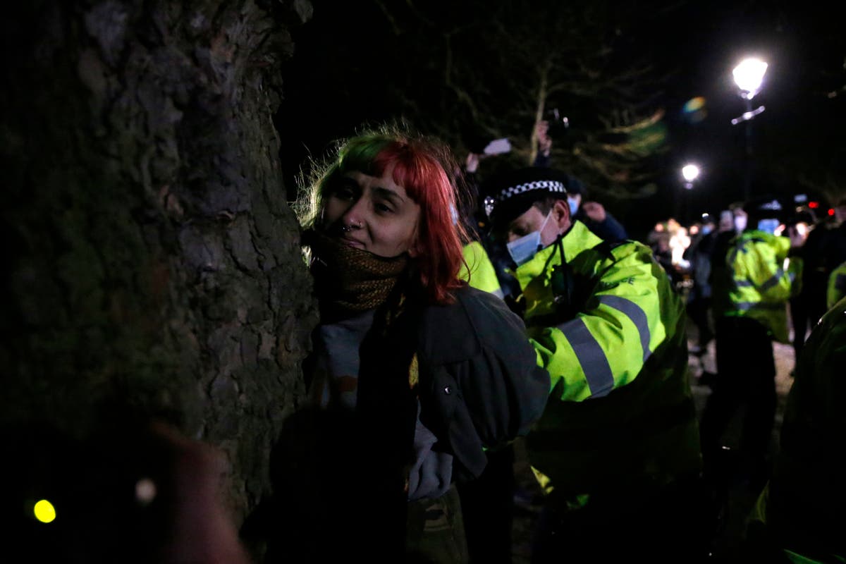 Sarah Everard vigil - latest: Cressida Dick under pressure to resign after &lsquo;disturbing&rsquo; police response