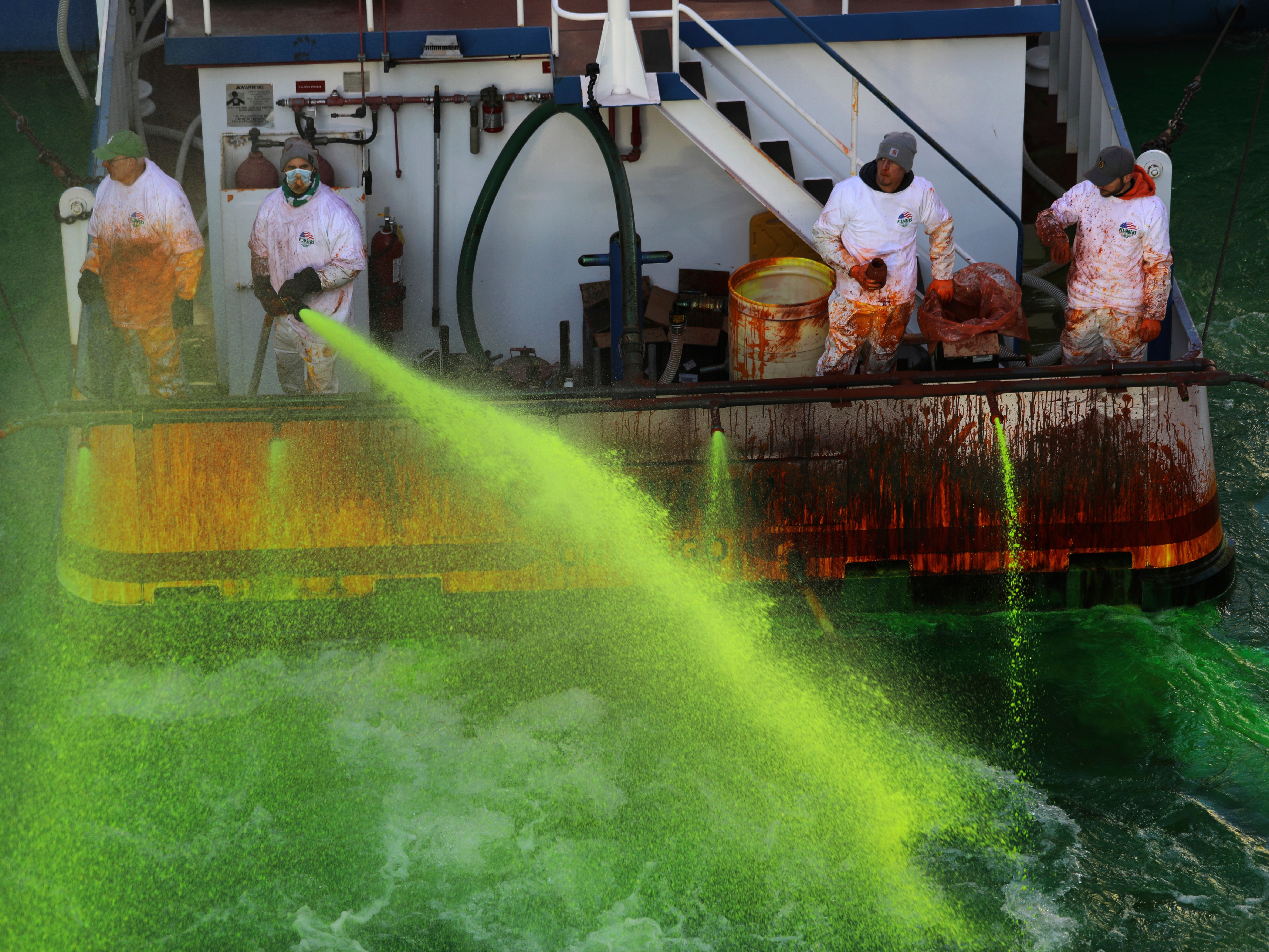 Chicago River dyed green in surprise move to mark St. Patrick's Day – Boston  25 News