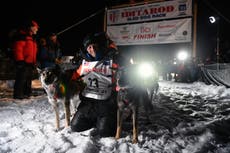 Dallas Seavey wins Iditarod, matches most wins by a musher
