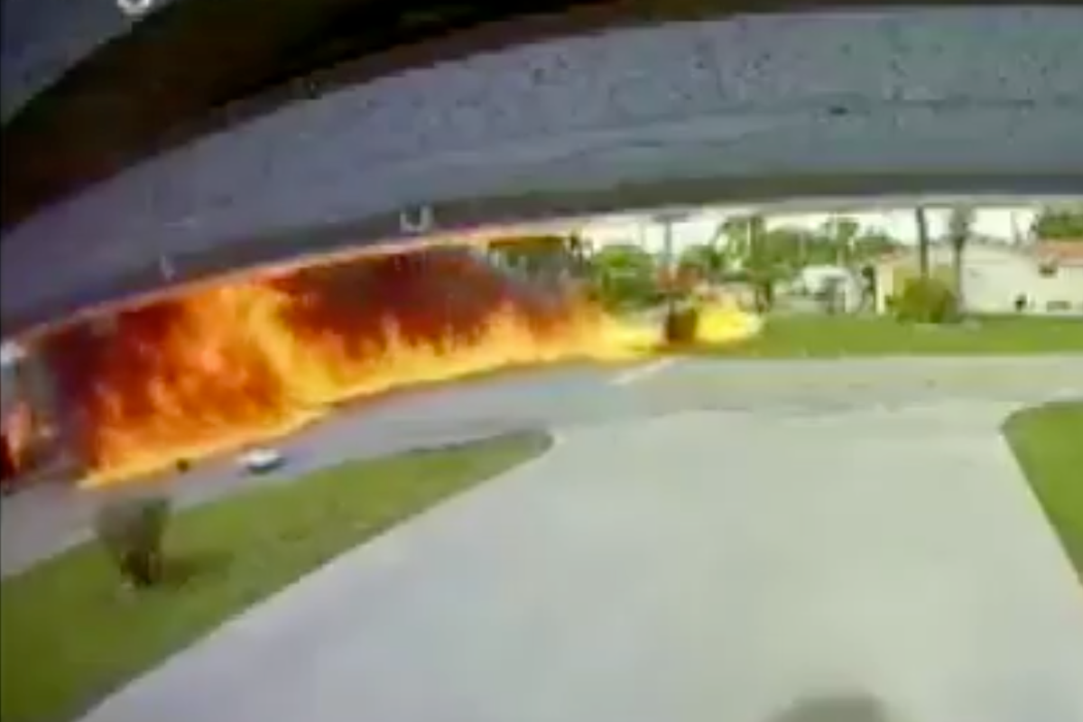 Ring doorbell camera captures deadly small plane crash that killed two ...