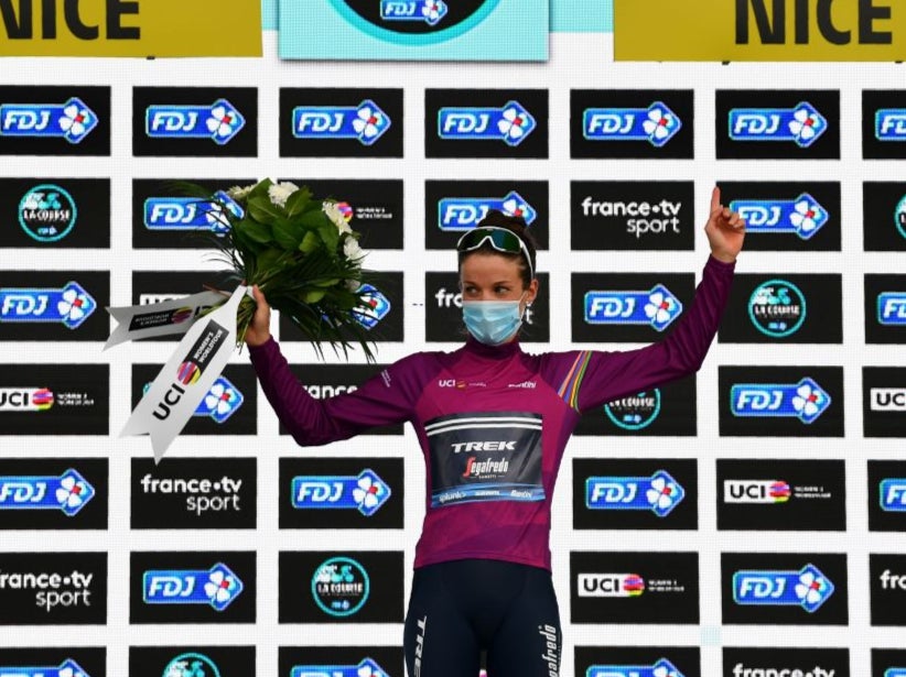 Lizzie Deignan celebrates after winning ‘la course by le tour’ in 2020