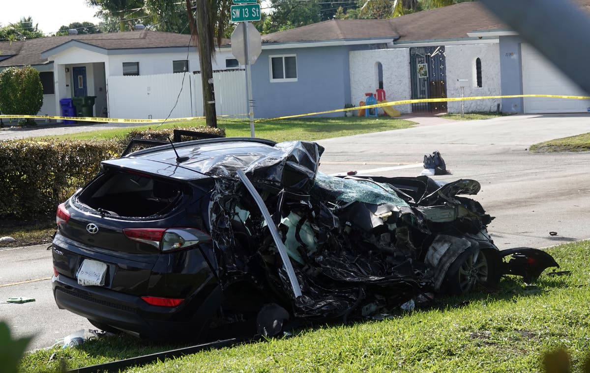 Four-year-old boy among three dead in Florida plane crash captured on doorbell camera 