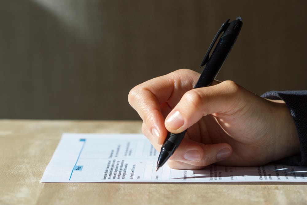 Households face £1,000 fine if they fail to fill out census form on ...