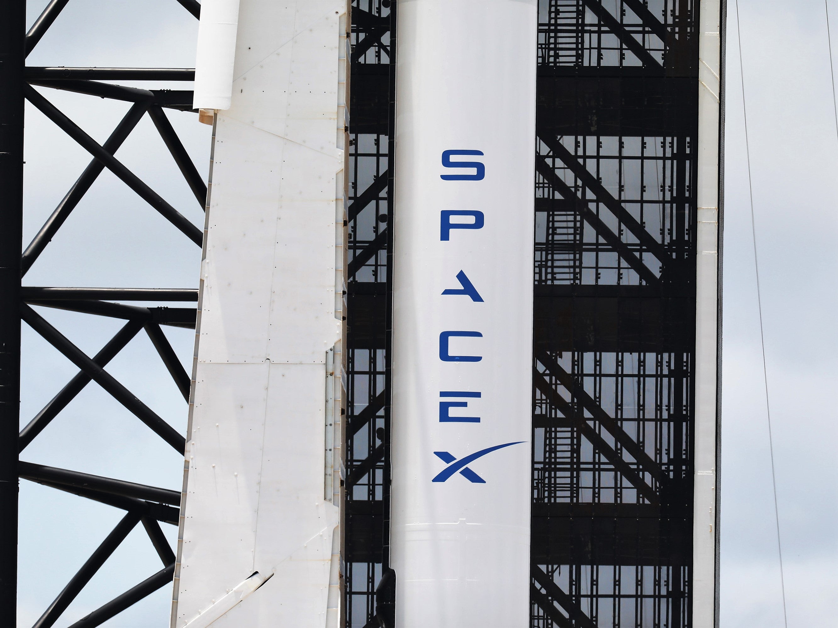 rt of the SpaceX Falcon 9 rocket with the Crew Dragon spacecraft attached is seen on launch pad 39A at the Kennedy Space Center on 29 May, 2020 in Cape Canaveral, Florida