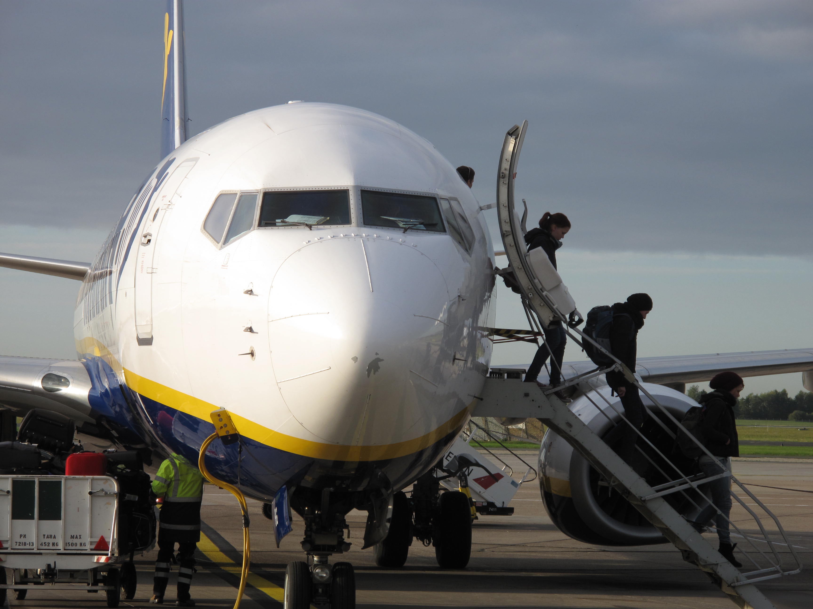 <p>Going places? A Ryanair Boeing 737  </p>