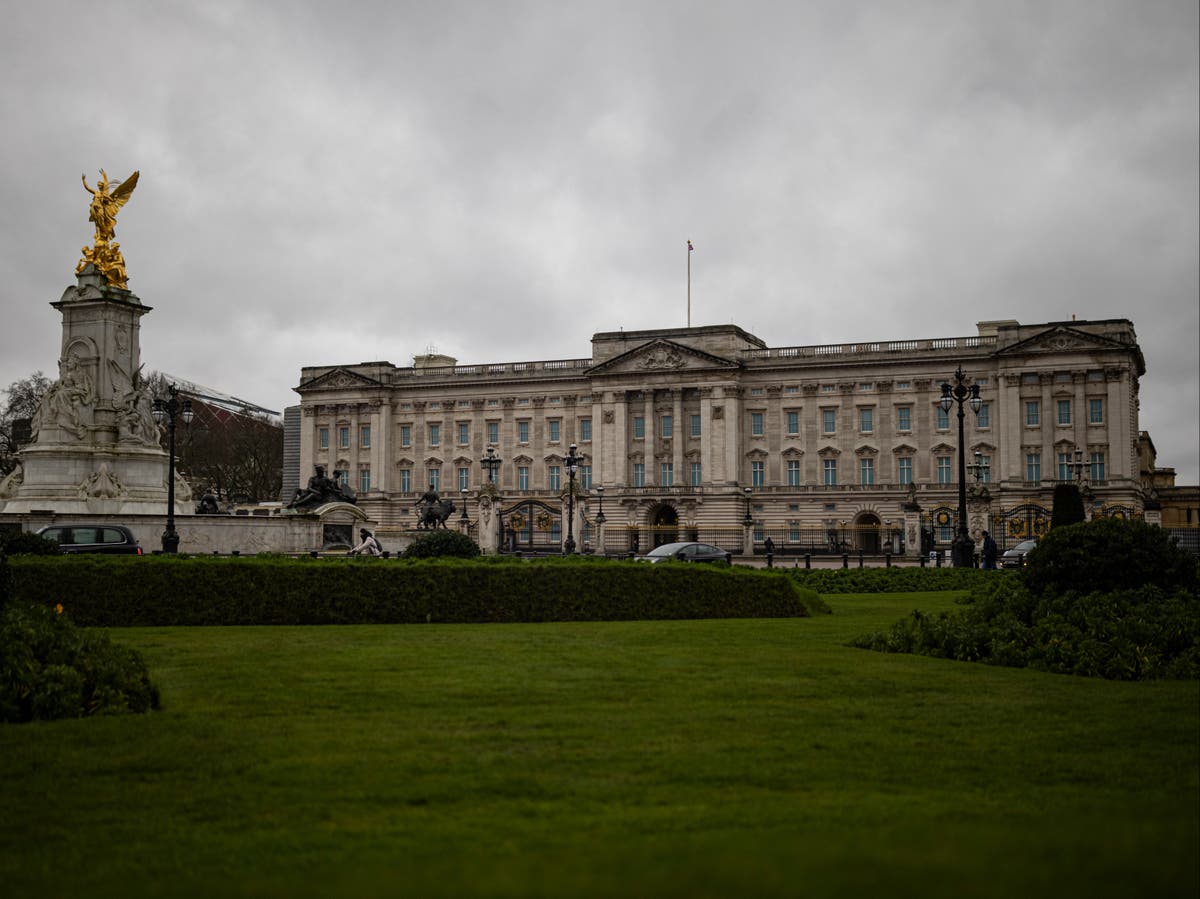 Buckingham Palace considers appointing &lsquo;diversity chief&rsquo;