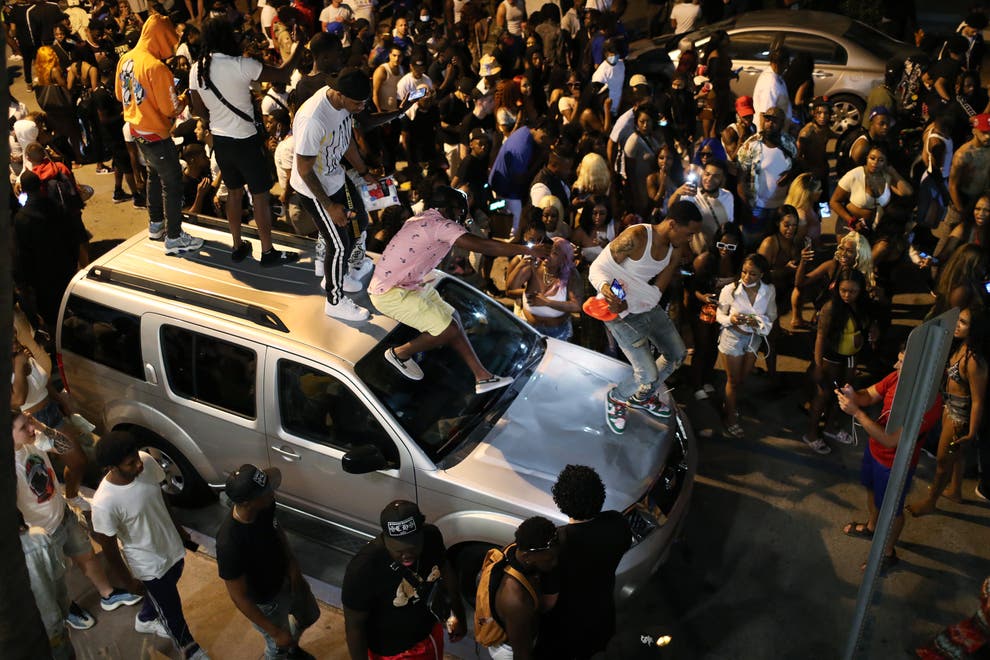Black leaders react to South Beach spring break curfew, crackdown