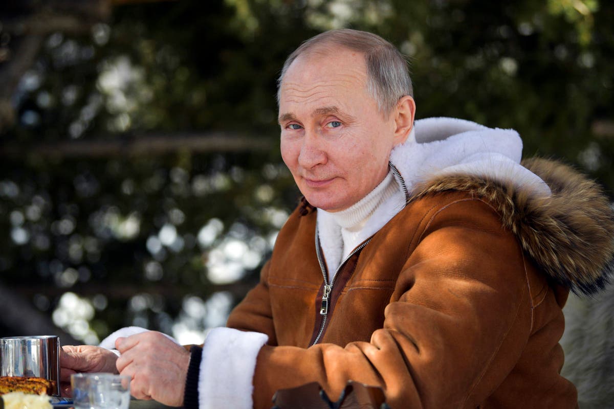 Russia criticizes US refusal to hold quick Putin-Biden call