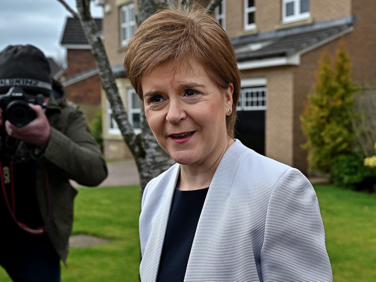 Nicola Sturgeon news &ndash; live: Salmond Holyrood inquiry to publish findings as vote of no confidence looms