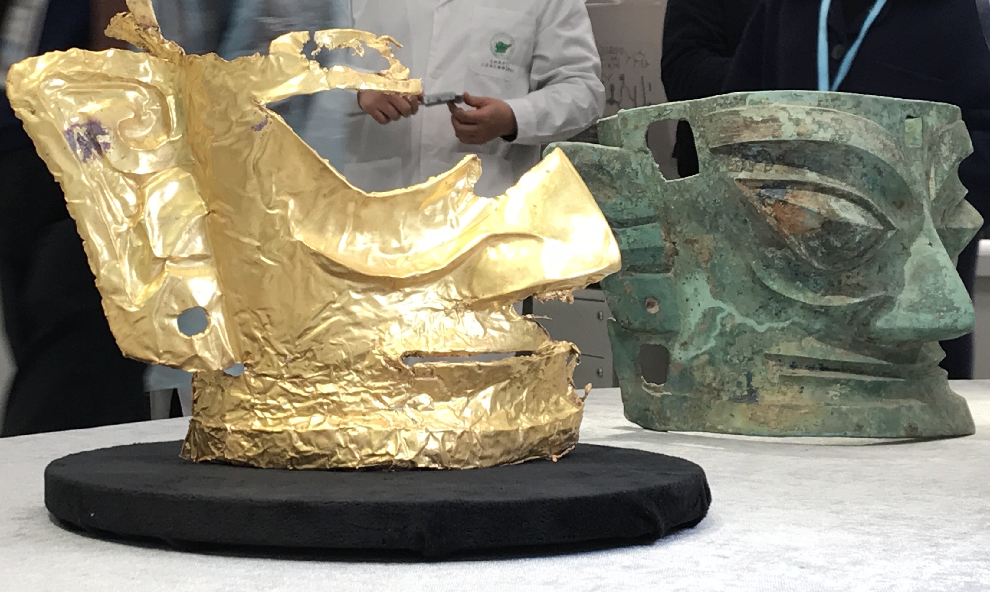 The gold mask has been found along with 500 relics dating back about 3,000 years, unearthed at the renowned Sanxingdui Ruins site