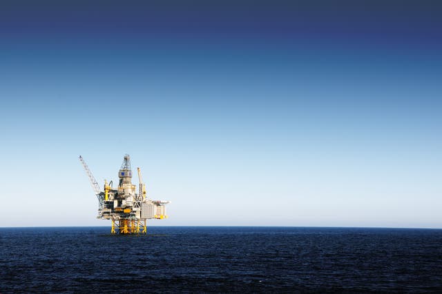 Los ministros se han negado a descartar nuevas licencias de petróleo y gas en un nuevo acuerdo para el Mar del Norte.