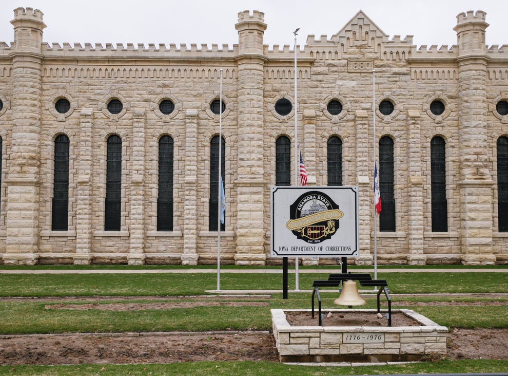Police Inmates killed 2 Iowa prison staff in escape attempt Union