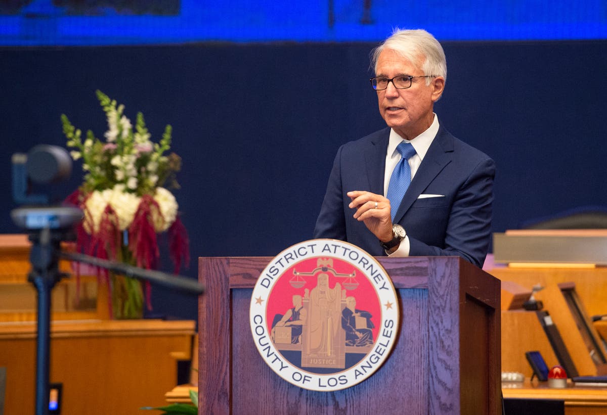Former Los Angeles police officers charged with vandalism for spray-painting swastika on suspect&rsquo;s car