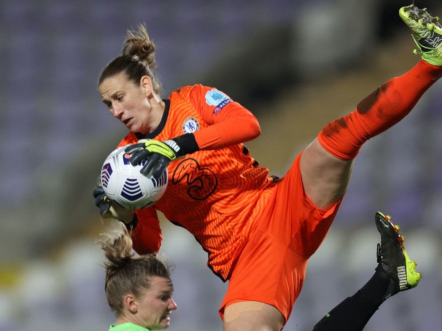 Ann-Katrin Berger in action against Wolfsburg