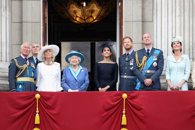 <p>Para los miembros de la familia real que se unen como adultos, como la duquesa de Cambridge y la duquesa de Sussex, también reciben capacitación sobre cómo comportarse.</p>
