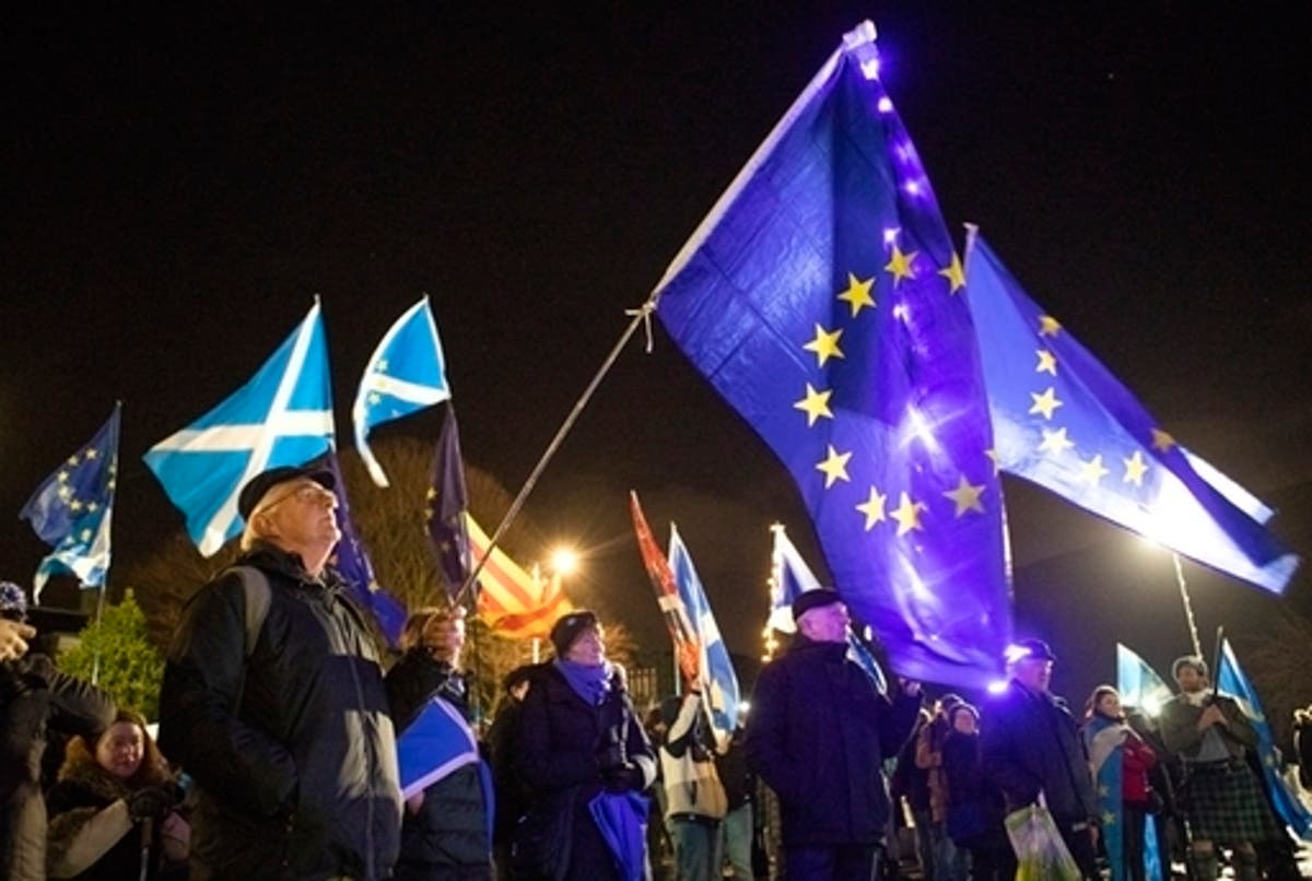 Scottish independence: 53% of voters back leaving UK if EU membership guaranteed, poll suggests