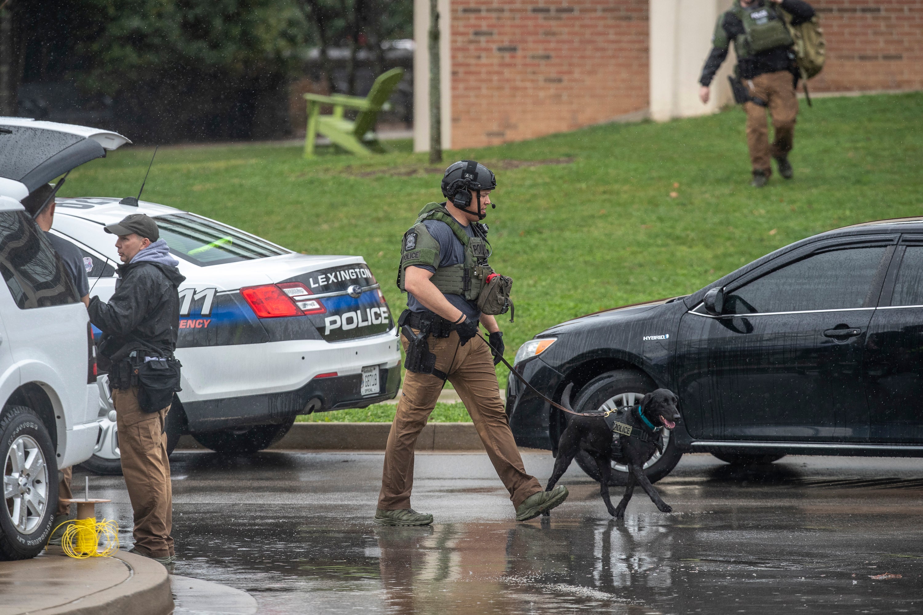Detective Armed man at hospital had rifles, explosives Versailles Lexington FBI University of Kentucky The Independent