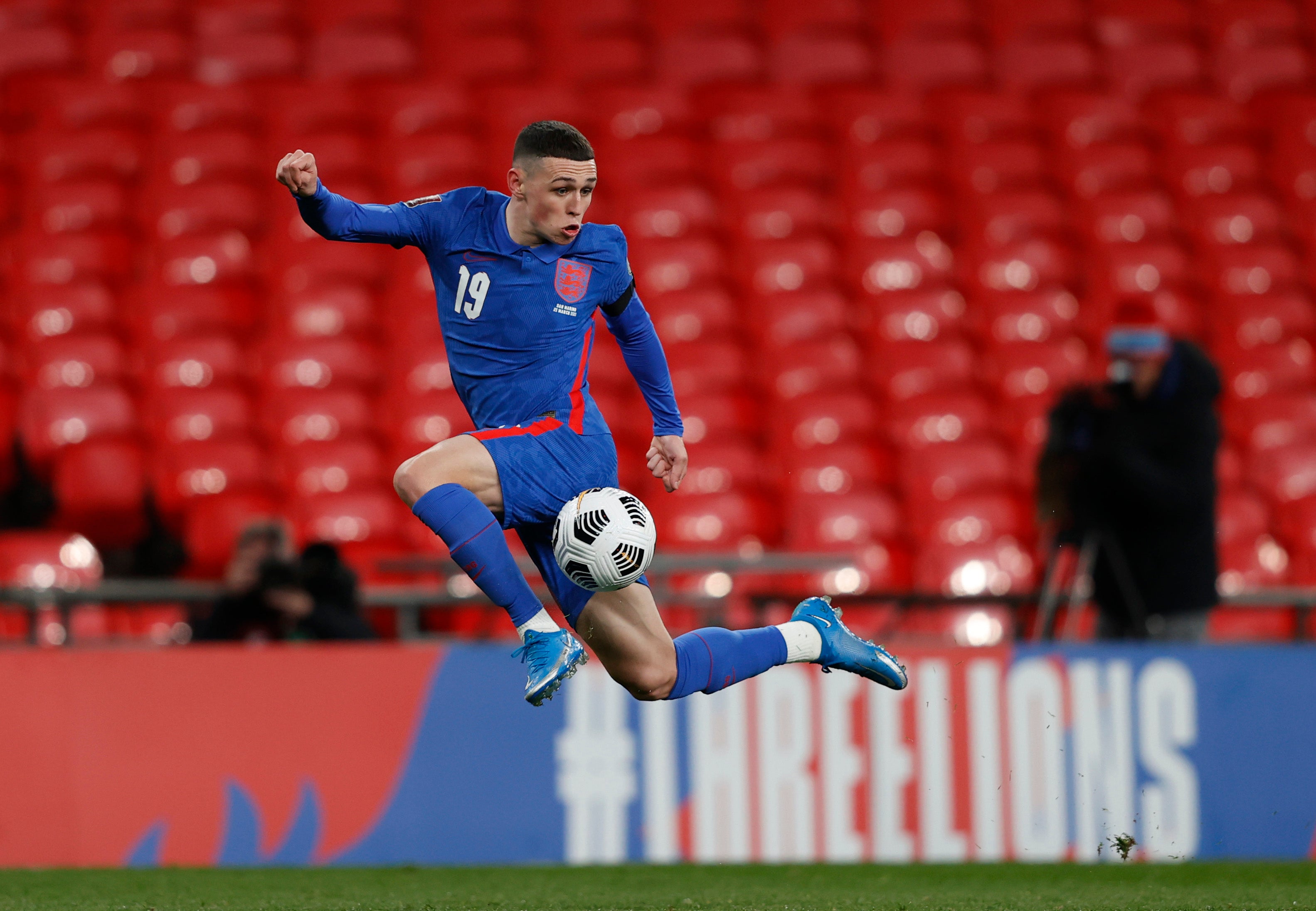 Phil Foden controls the ball