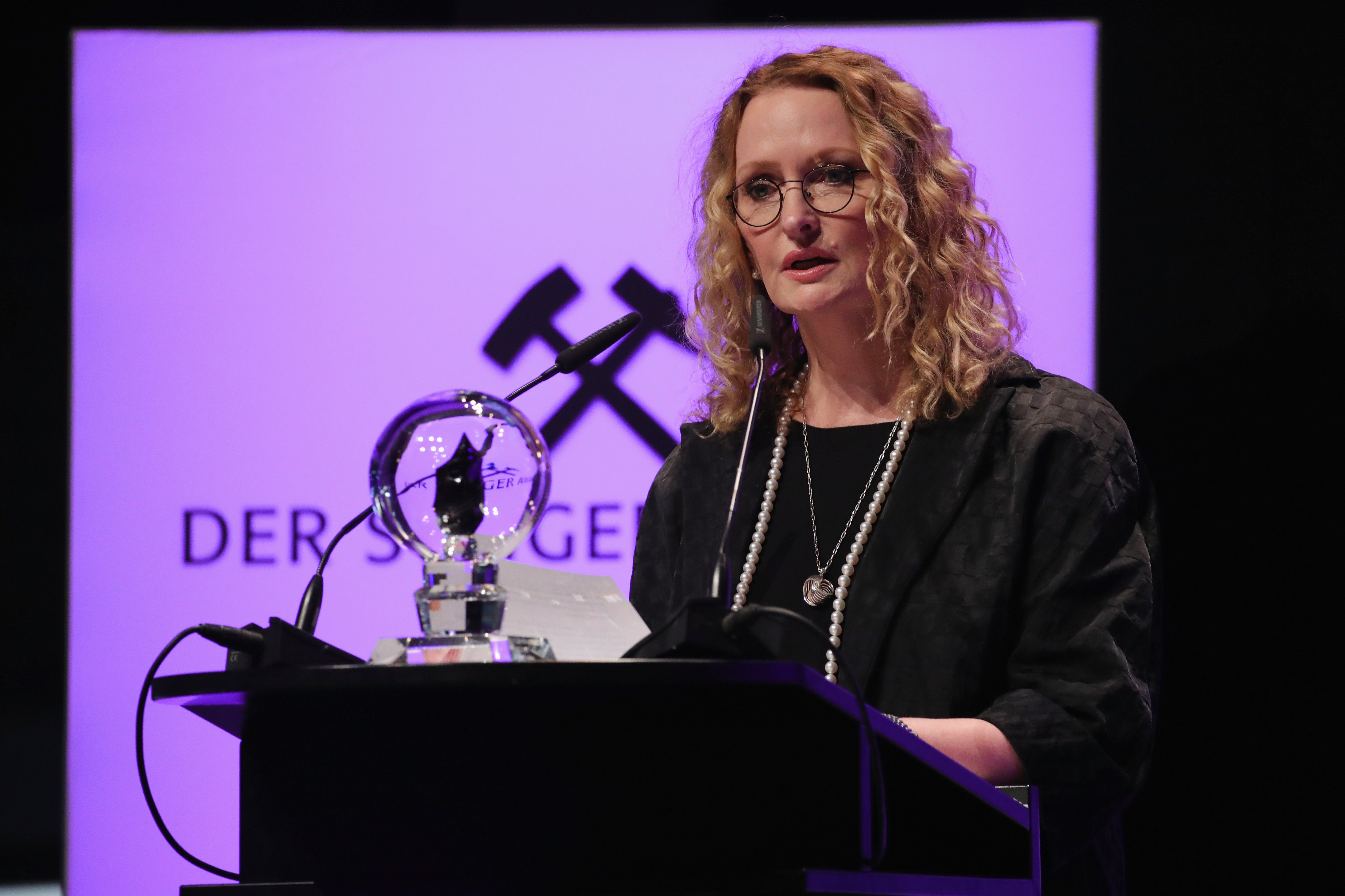 Geddes accepts a Steiger Award in 2018 at a ceremony in Dortmund, Germany