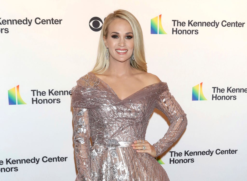 Carrie Underwood faces backlash after ‘liking’ anti-mask video on Twitter