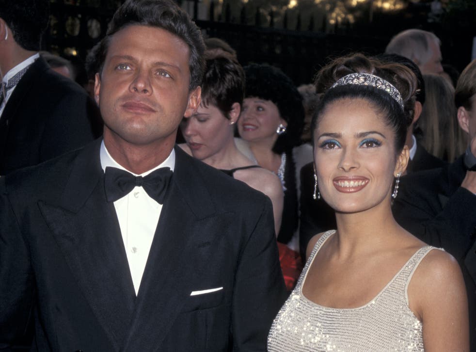 Luis Miguel y Salma Hayek durante la entrega número 69 de los premios Óscar.