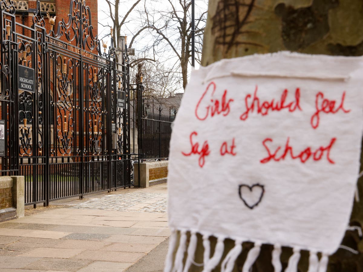 Dulwich College: Elite London school reports pupils to police over sexual assault allegations