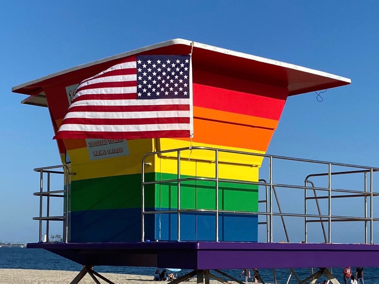 A picture of the LGBT+ lifeguard tower shared by Long Beach mayor Robert Garcia