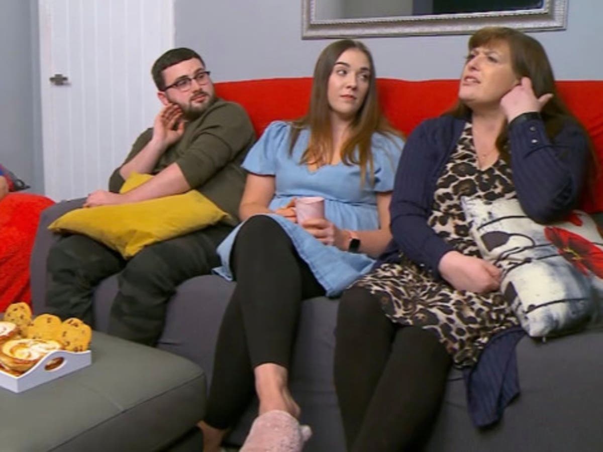 Gogglebox reveals previously unseen family member after Tom Malone quits show