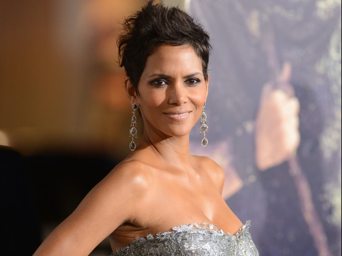 Halle Berry reacts to radio host who described toast by referencing famous Black women