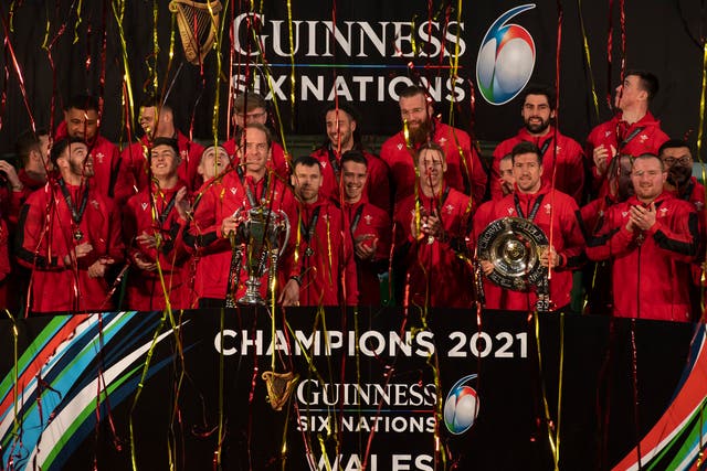 <p>The Wales squad celebrate winning the 2021 Six Nations Championship</p>