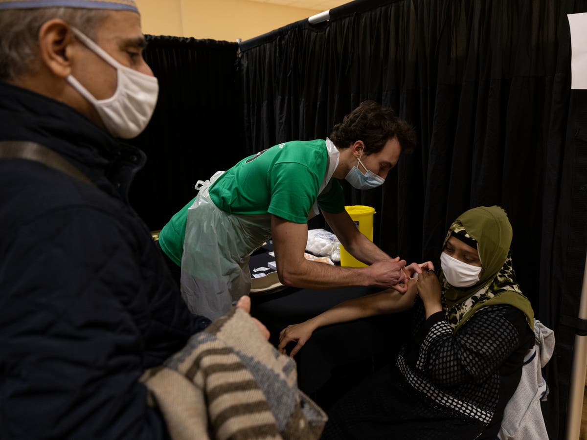 Vaccination rates continuing to lag among ethnic minority groups, new figures show