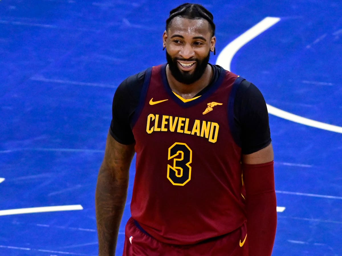 Andre Drummond announces he is joining LA Lakers for playoff race | The Independent