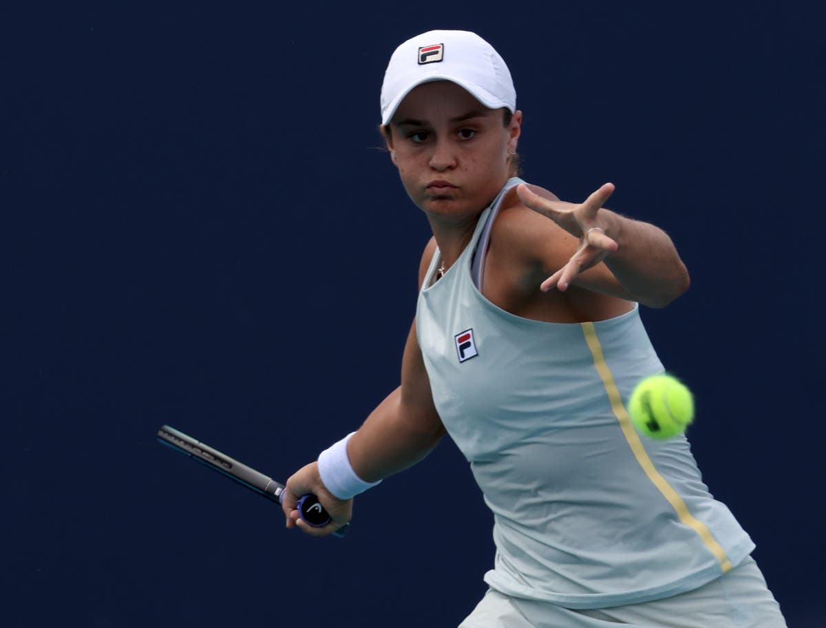 Ashleigh Barty defeats Victoria Azarenka to reach Miami Open quarter-finals