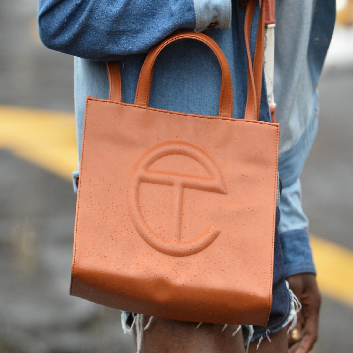 HOW TO GET A #TELFAR BAG  COLLECTION & SIZE COMPARISON FT