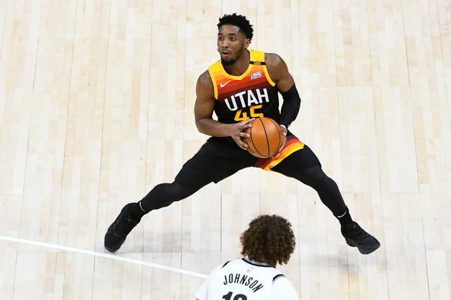  The Jazz’s Donovan Mitchell was among players posting prayer emojis after emergency landing
