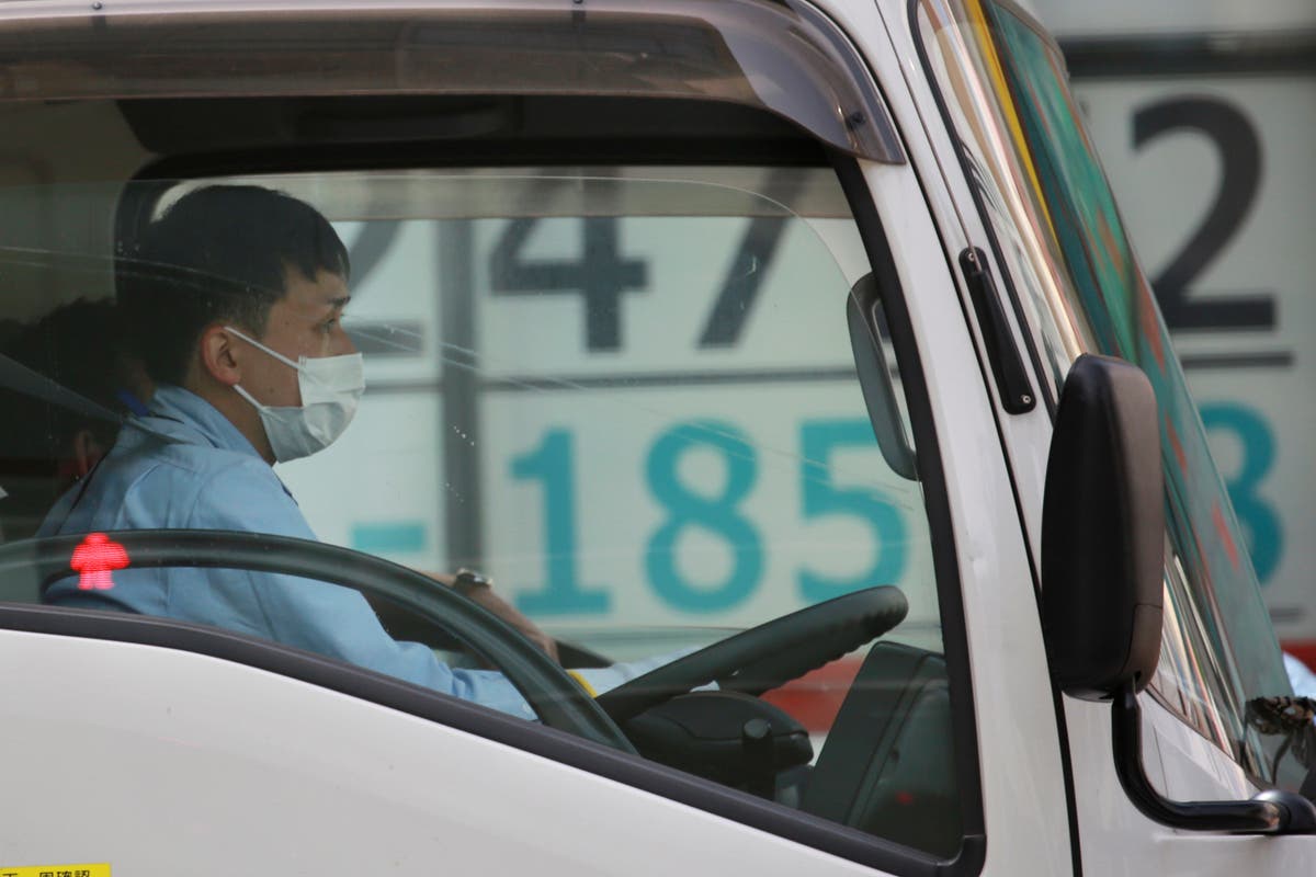 Asia shares fall on virus worries, despite strong China data