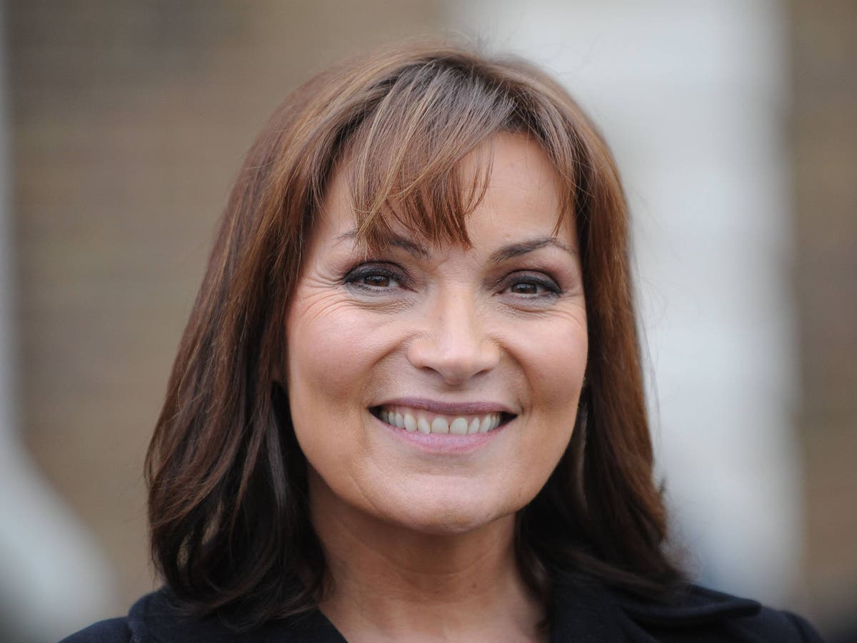 Lorraine Kelly says it&rsquo;s &lsquo;crazy&rsquo; and &lsquo;difficult to imagine&rsquo; nobody helped Meghan during mental health struggle