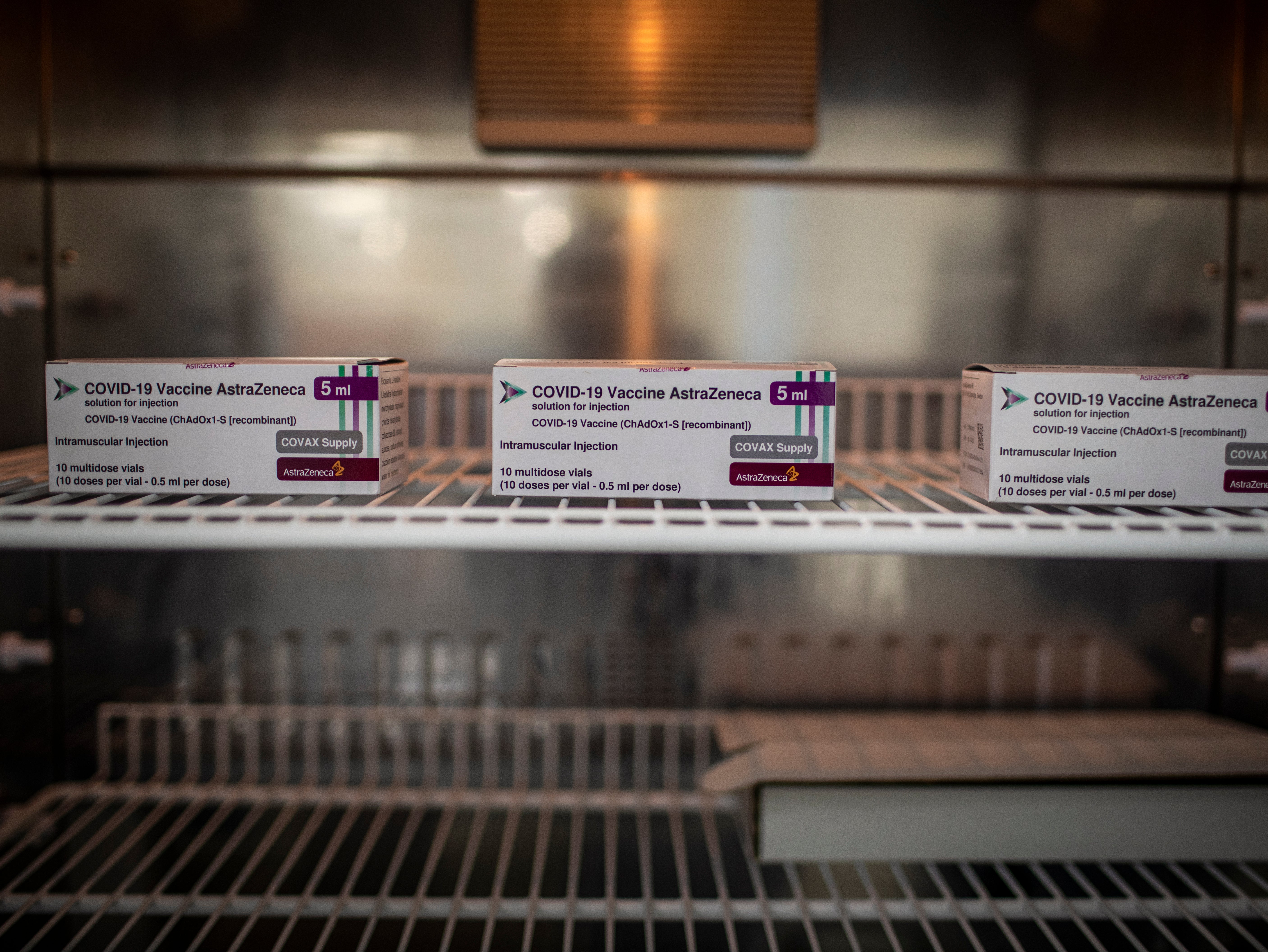 <p>Nueve de las 31 personas que sufrieron coágulos han muerto, y todos menos dos de los casos involucraron a mujeres de 20 a 63 años, dijo el Instituto Paul Ehrlich de Alemania. </p>