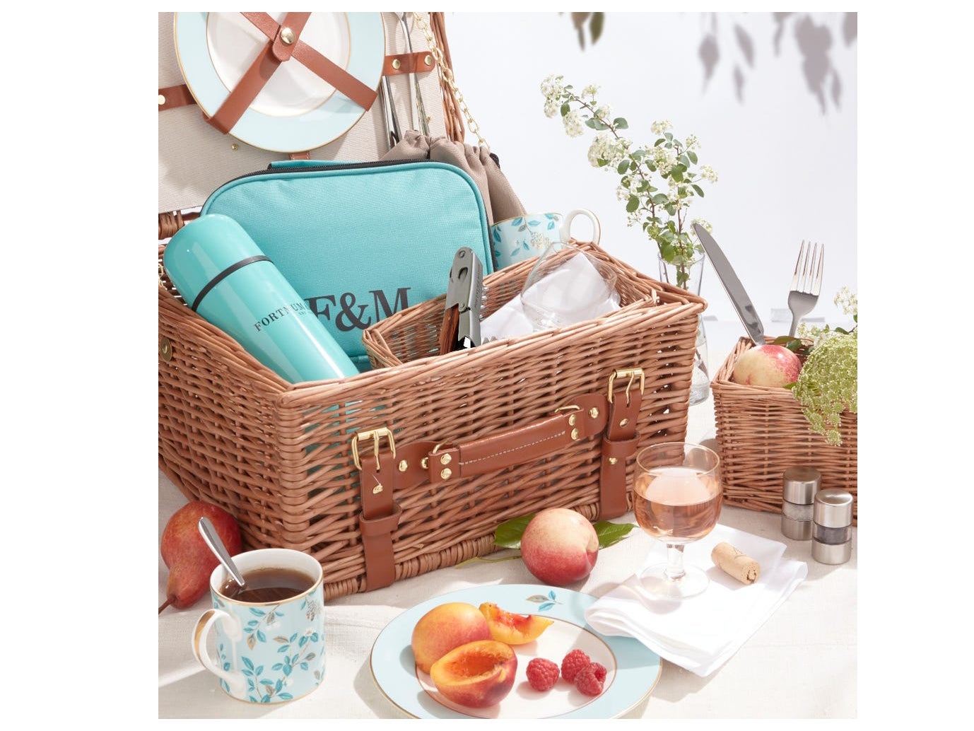 Best Picnic Baskets For Two Four And More In 2021 The Independent
