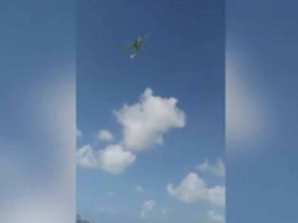Video shows a plane crashing during a gender reveal that went wrong