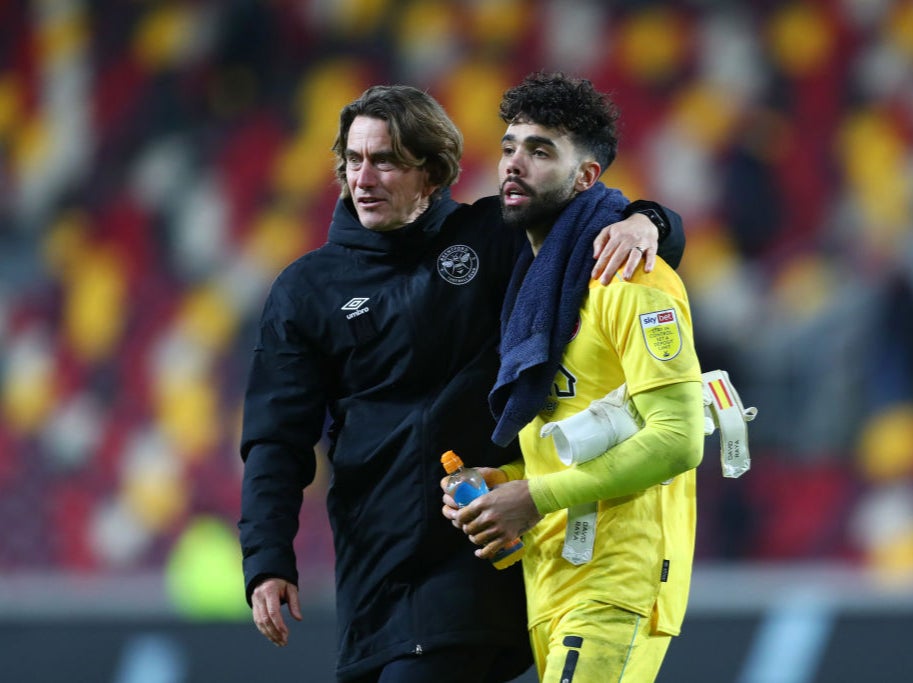 David Raya with Brentford head coach Thomas Frank