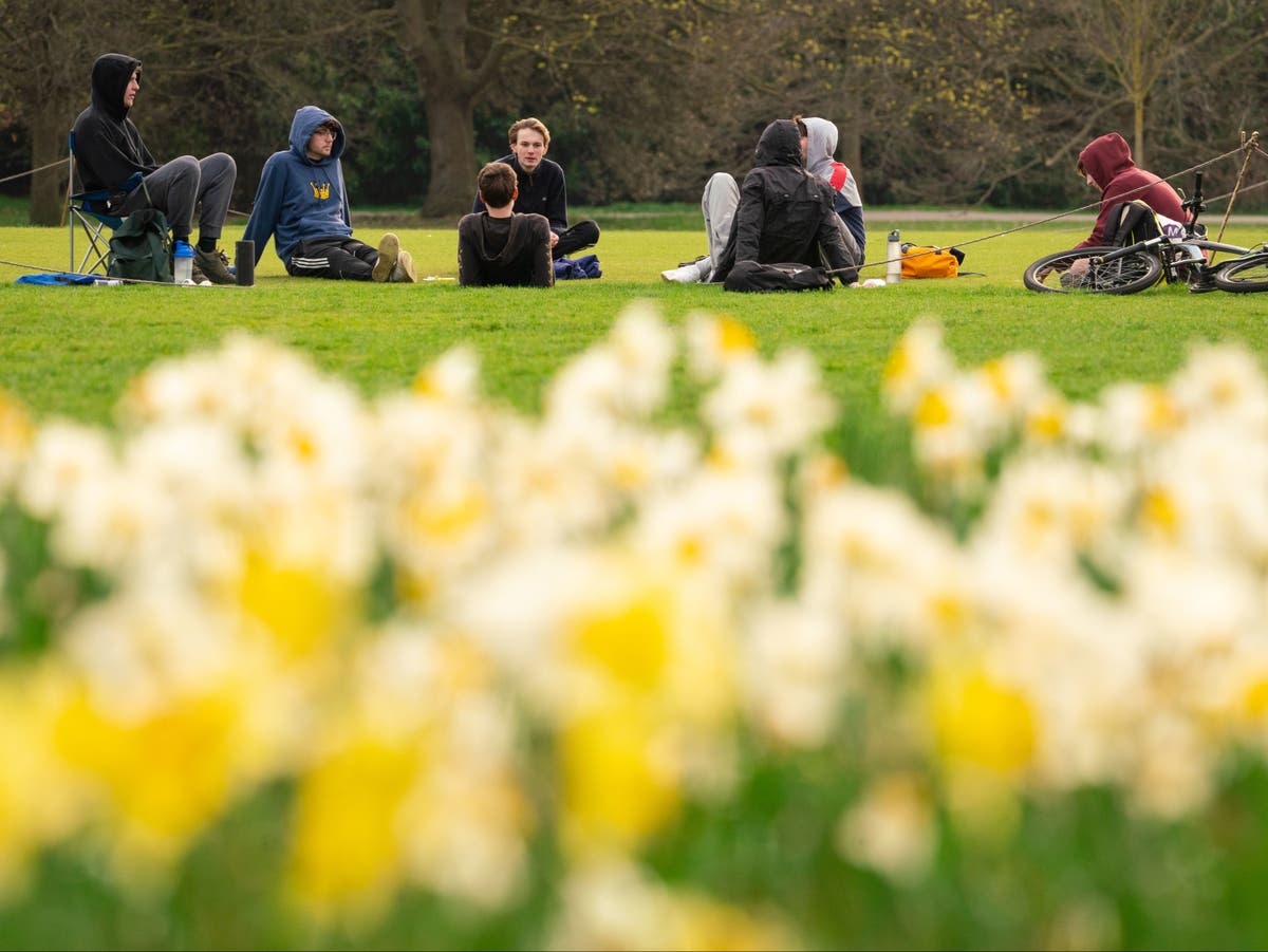 Coronavirus news – live: Police warn against big Easter gatherings as Whitty says treat virus like flu