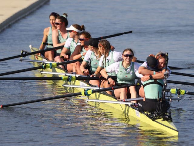 <p>Cambridge celebrate their victory</p>