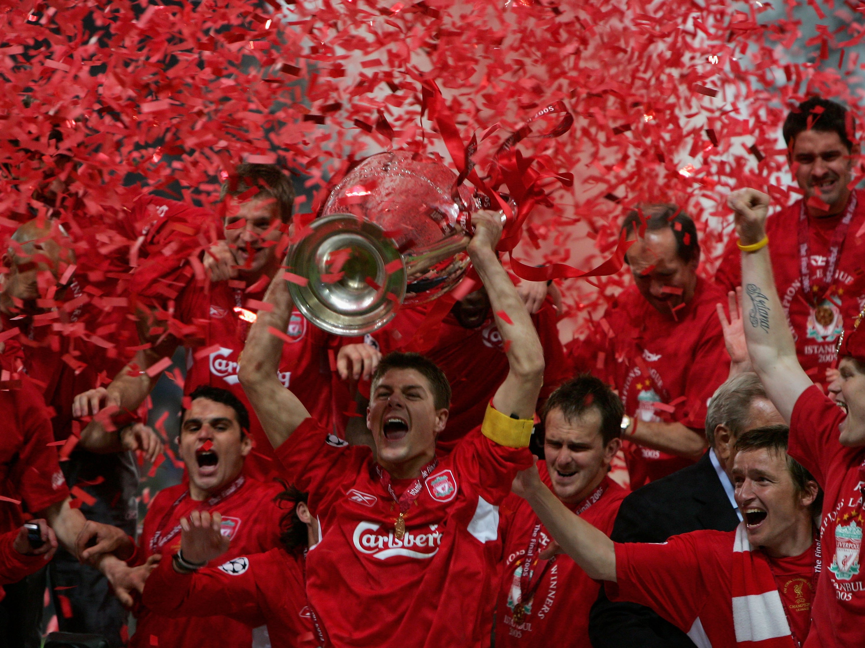 Steven Gerrard holds the trophy aloft in 2005