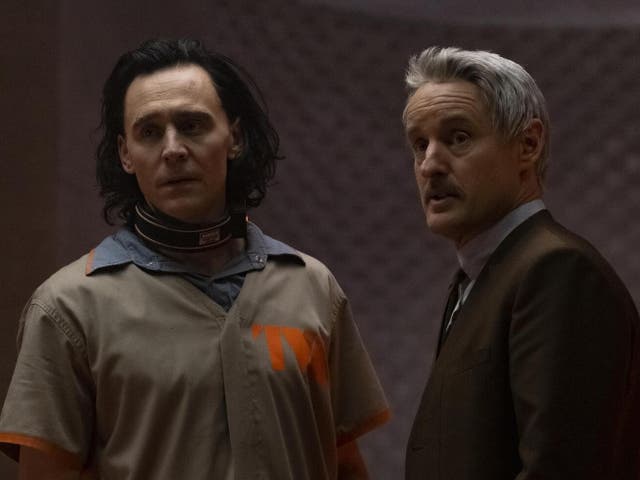 Loki (Tom Hiddleston) and Mobius M Mobius (Owen Wilson) in Loki 