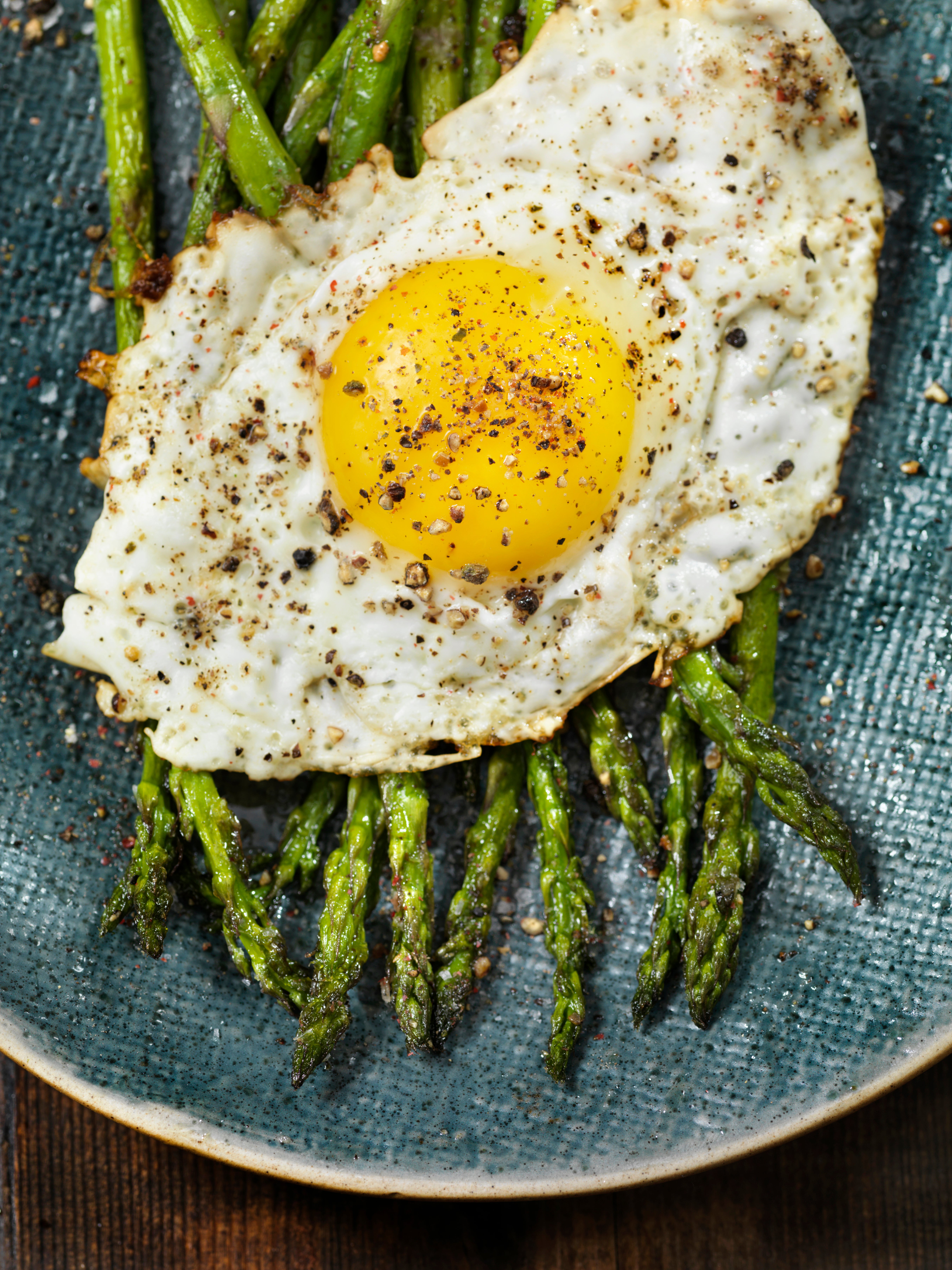 Perfect Fried Eggs - Framed Cooks