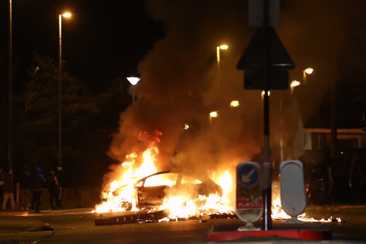 Northern Ireland violence: What is fuelling unrest in loyalist areas?
