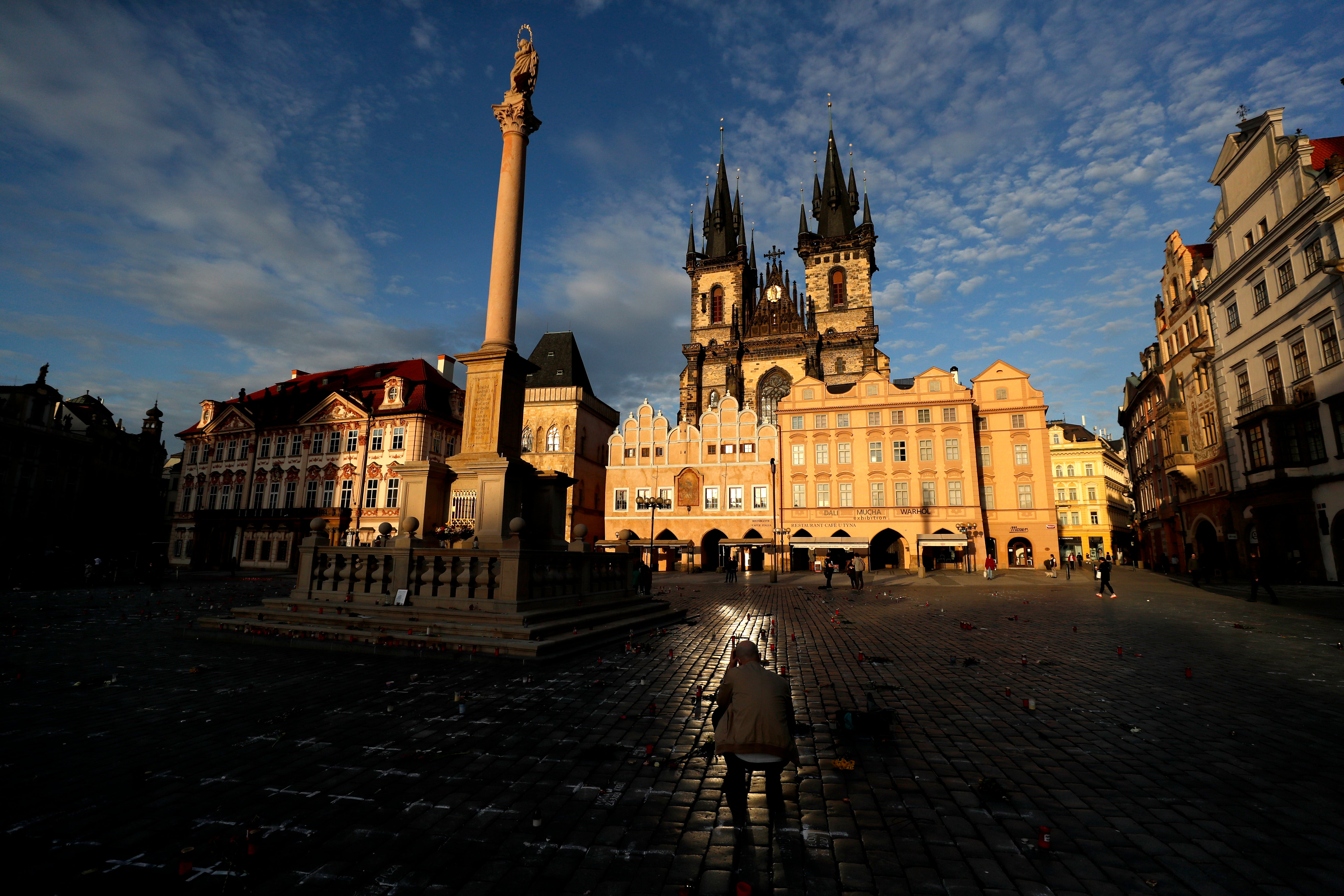 APTOPIX Virus Outbreak Czech Republic